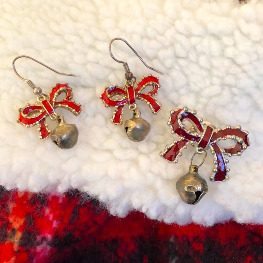 Vintage Christmas set earrings & pin bow and jungle bell